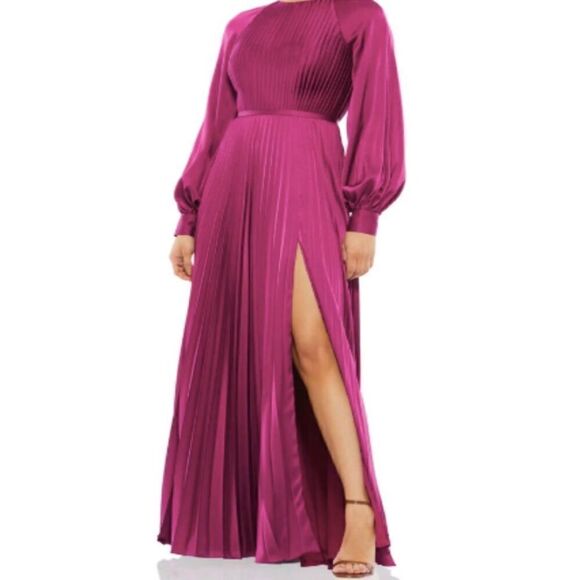 Mac Duggal Long Sleeve pleated high neck Gown 2 Berry Color NWT - Picture 4 of 7